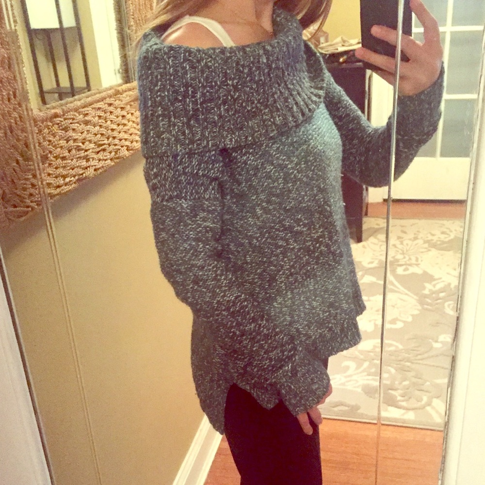 American Eagle off-shoulder sweater